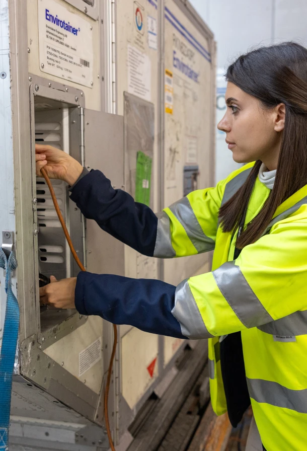 envirotainer being charged